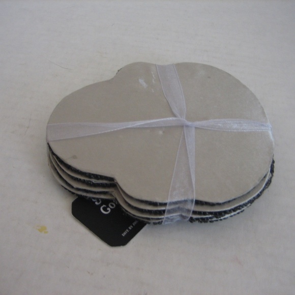 Haunted Manor Skull Decorative Black/Grey/White Beaded Drink Coaster Set of 4 NW - Picture 3 of 5